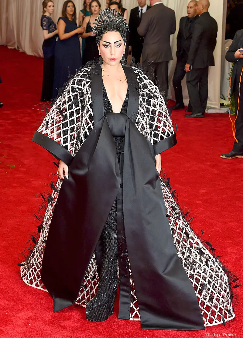 A Close Look At The 20 Wildest Gowns From The 2015 Met Gala - if it's ...