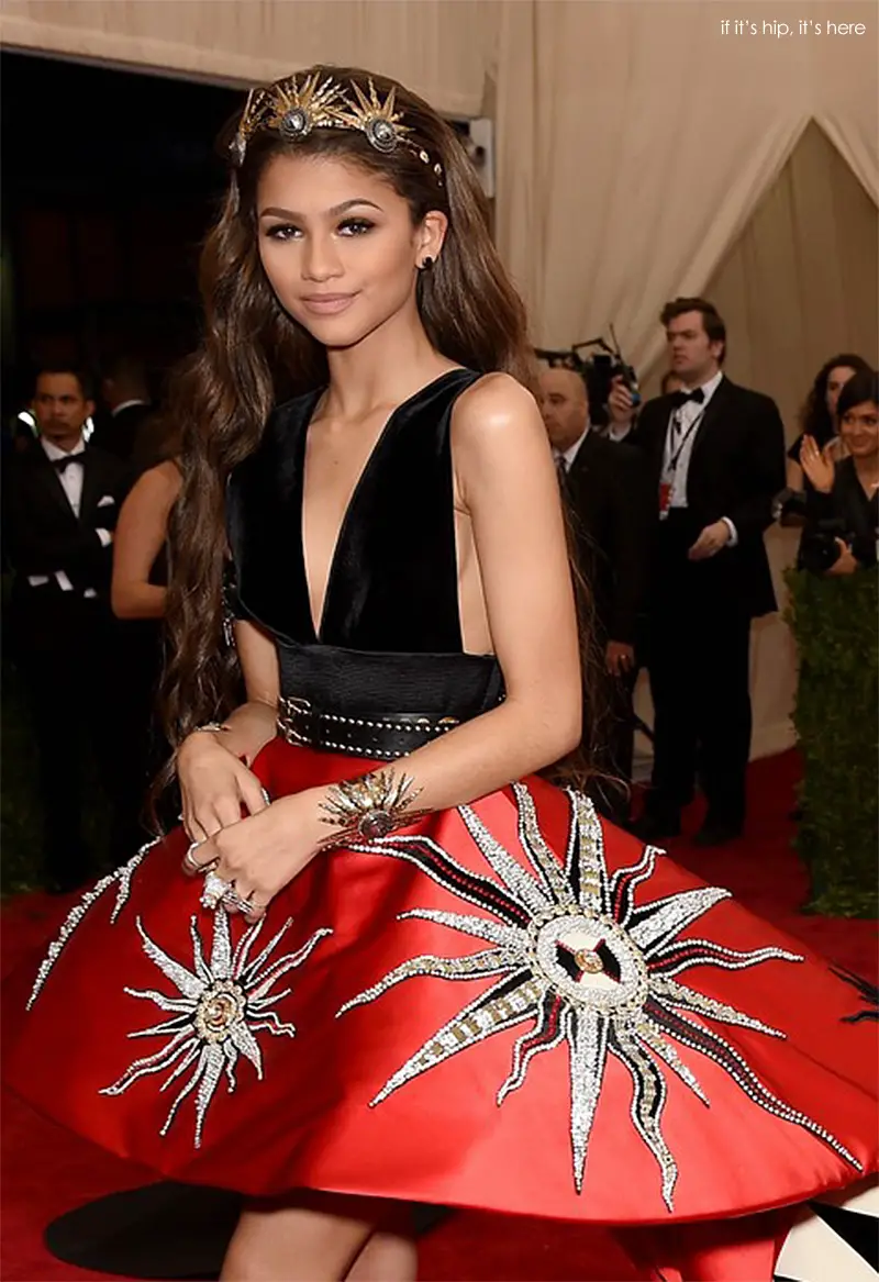 A Close Look At The 20 Wildest Gowns From The 2015 Met Gala - if it's ...